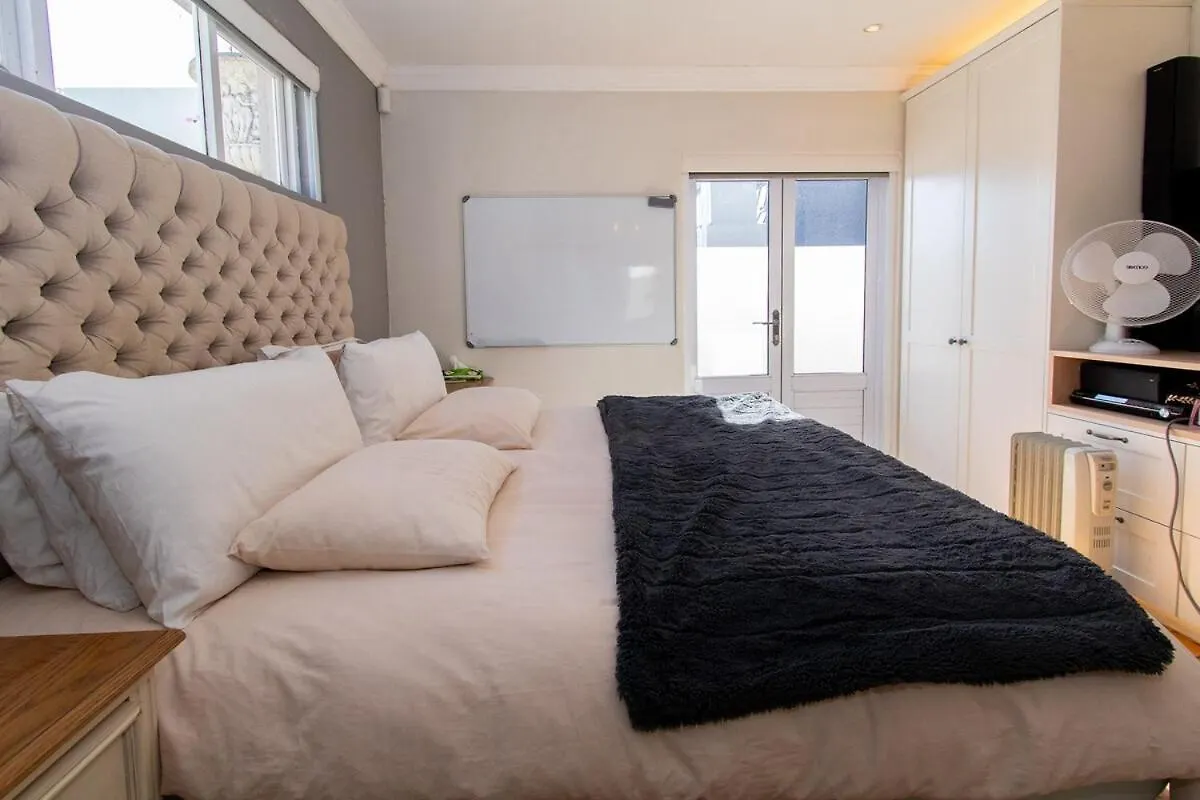 Fresnaye Home On Ave La Croix Cape Town Holiday home