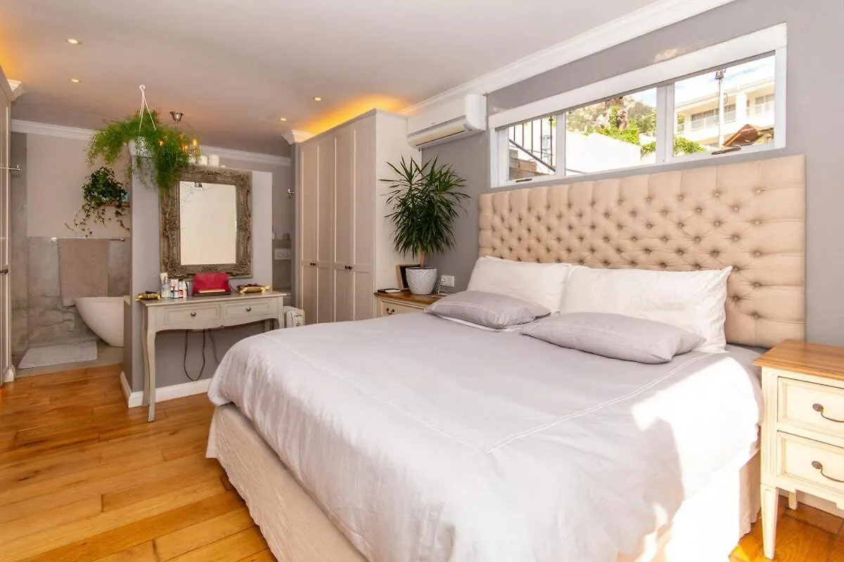 Fresnaye Home On Ave La Croix Cape Town